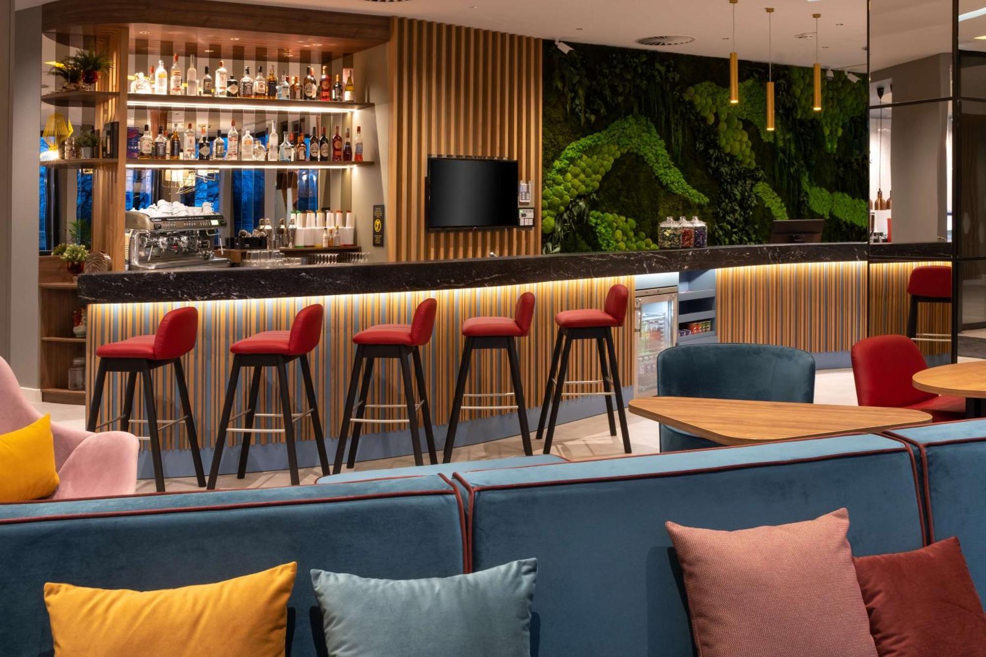 Hampton By Hilton Riga Airport Hótel 3*